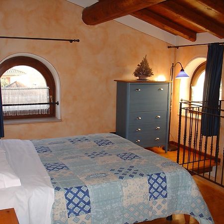 Agriturismo Gian Galeazzo Visconti Hostal Valeggio sul Mincio Habitación foto