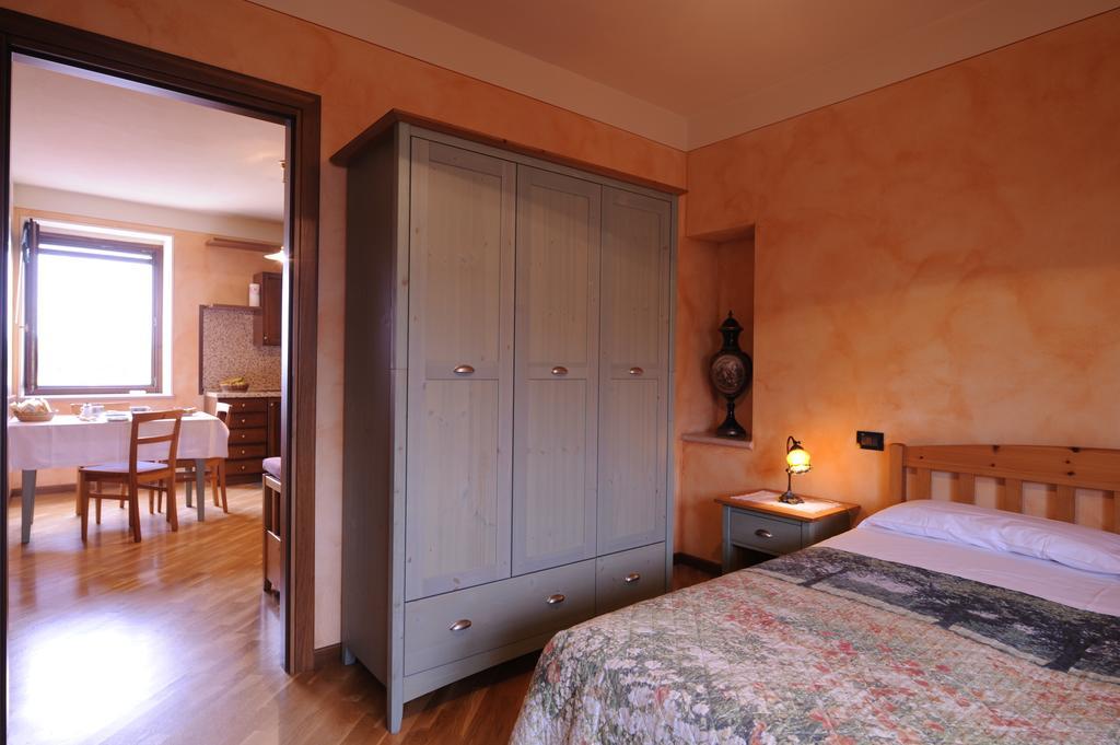 Agriturismo Gian Galeazzo Visconti Hostal Valeggio sul Mincio Habitación foto
