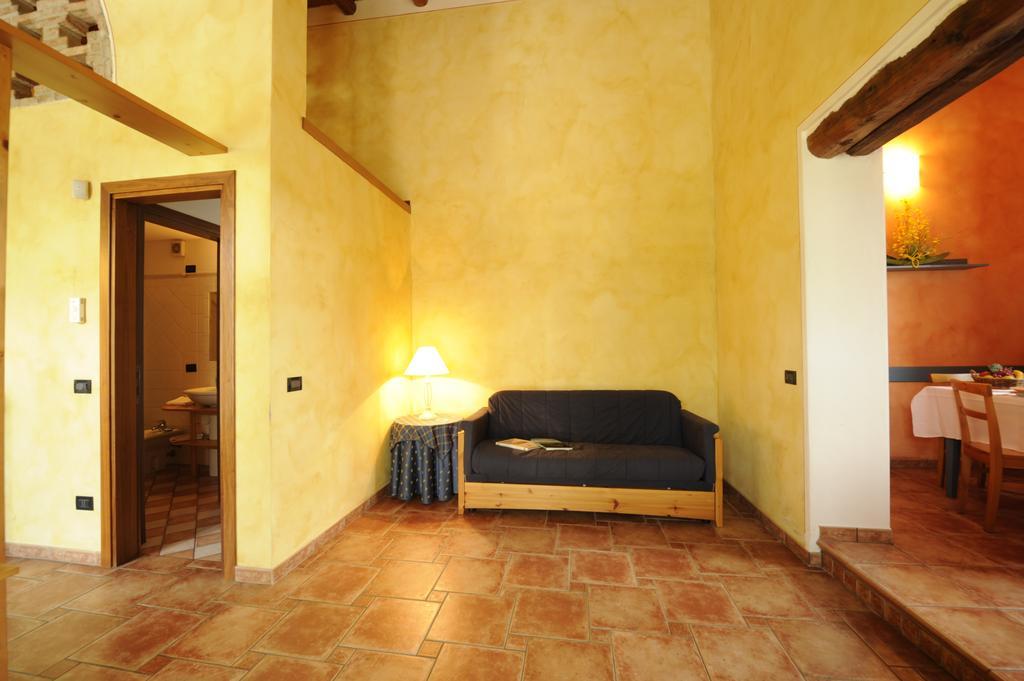Agriturismo Gian Galeazzo Visconti Hostal Valeggio sul Mincio Habitación foto