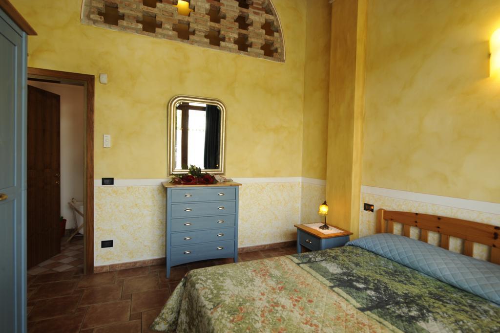Agriturismo Gian Galeazzo Visconti Hostal Valeggio sul Mincio Habitación foto