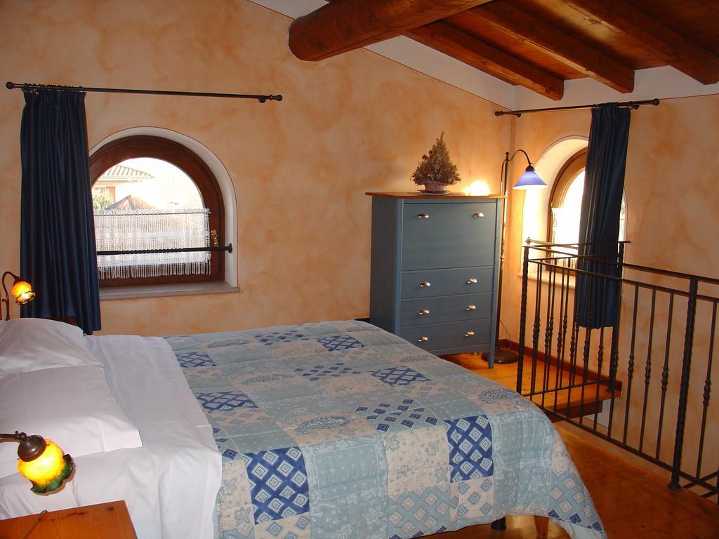 Agriturismo Gian Galeazzo Visconti Hostal Valeggio sul Mincio Habitación foto